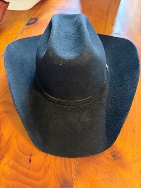 Resistol Black Western Cowboy Hat
7R